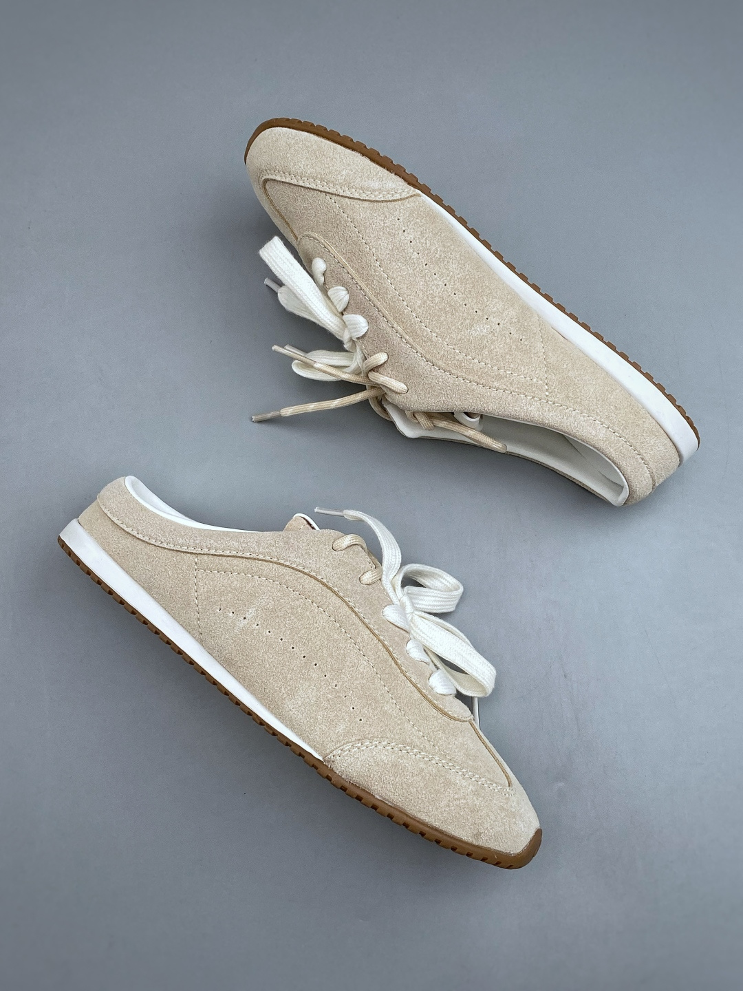 L Alo Sunset Sneaker 徳训生活休闲鞋 半拖货号：A1004 尺码：36-42（半）