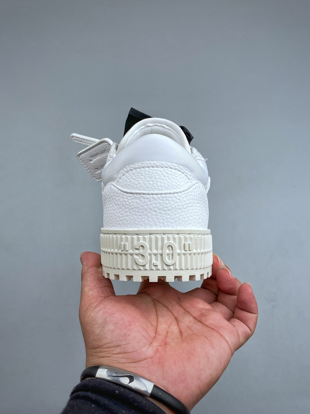 N Off-White c/o Virgil AblohTT 3.0 off court 小牛皮圆头系带