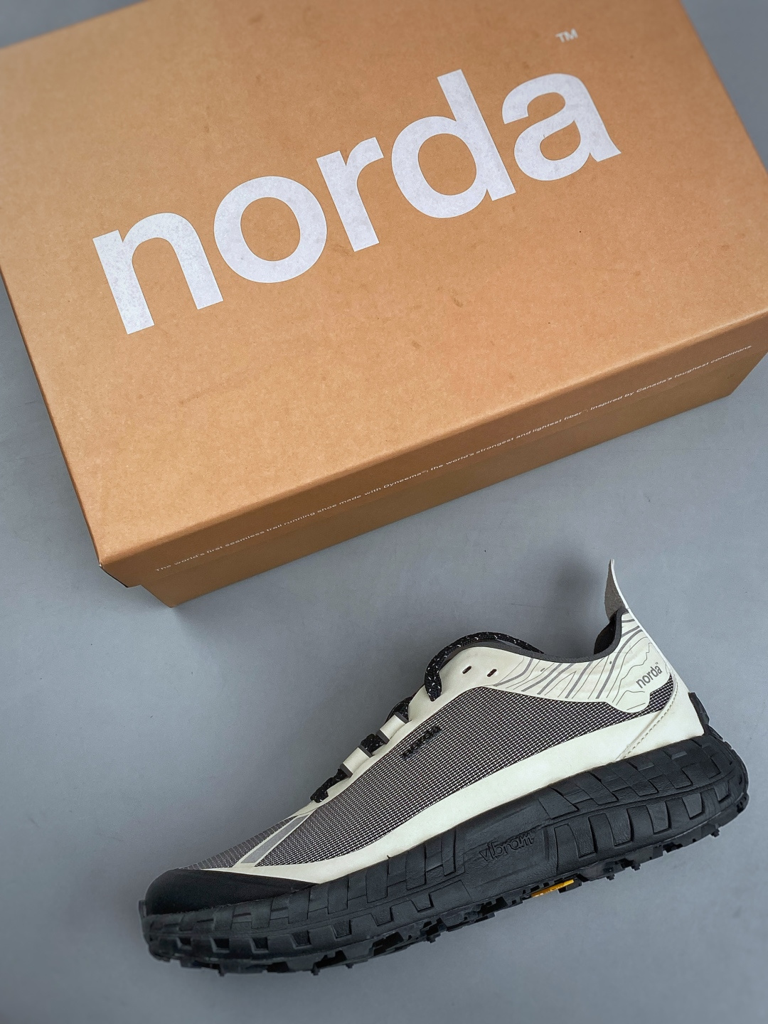 M 杰尼亚 x NORDA 联名系列 生活休闲鞋 舒适鞋面 具有很好的延展性 时尚质感鞋面 系带闭合方式
