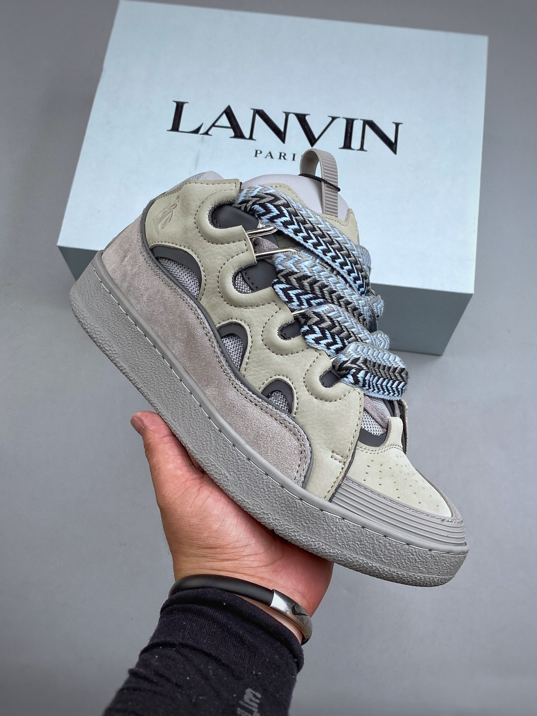 LANVIN CURB 人气单品LANVIN浪凡三代 最新走秀款CURB系列休闲运动鞋，官网一出热度火爆