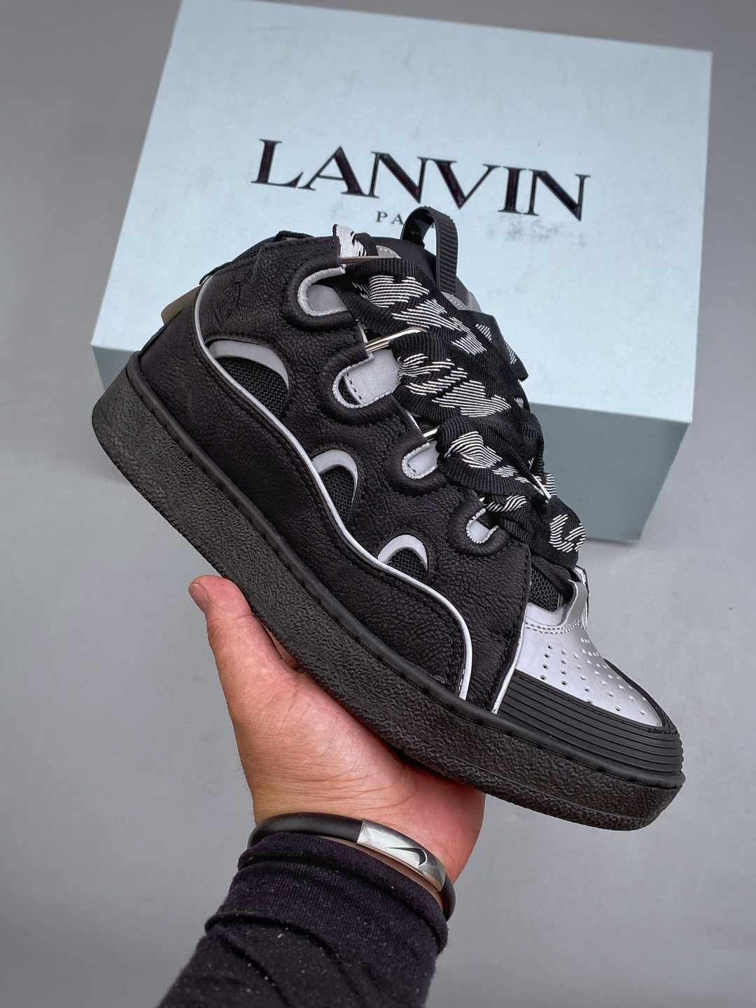 LANVIN CURB 人气单品LANVIN浪凡三代 最新走秀款CURB系列休闲运动鞋，官网一出热度火爆