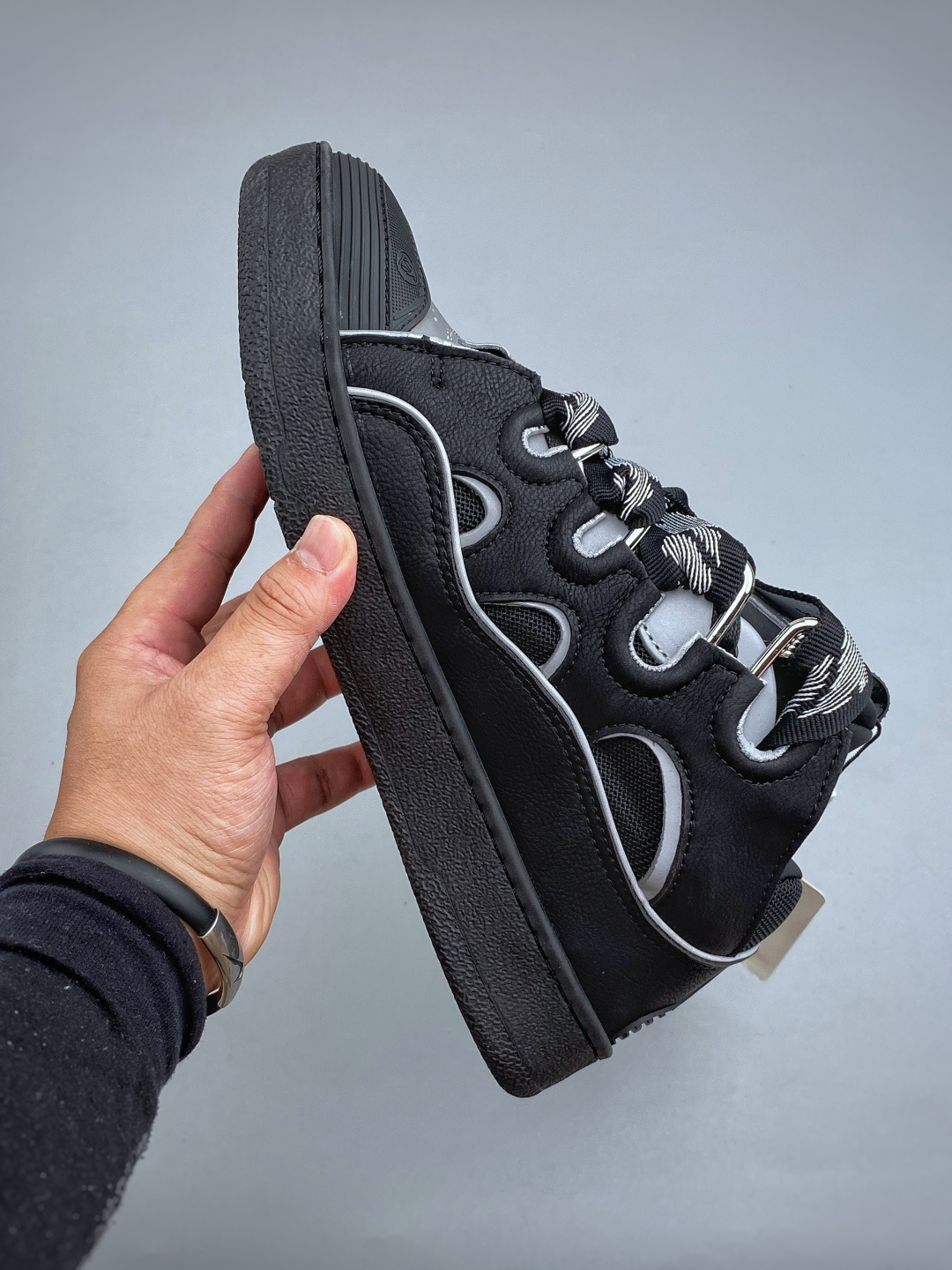 LANVIN CURB 人气单品LANVIN浪凡三代 最新走秀款CURB系列休闲运动鞋，官网一出热度火爆