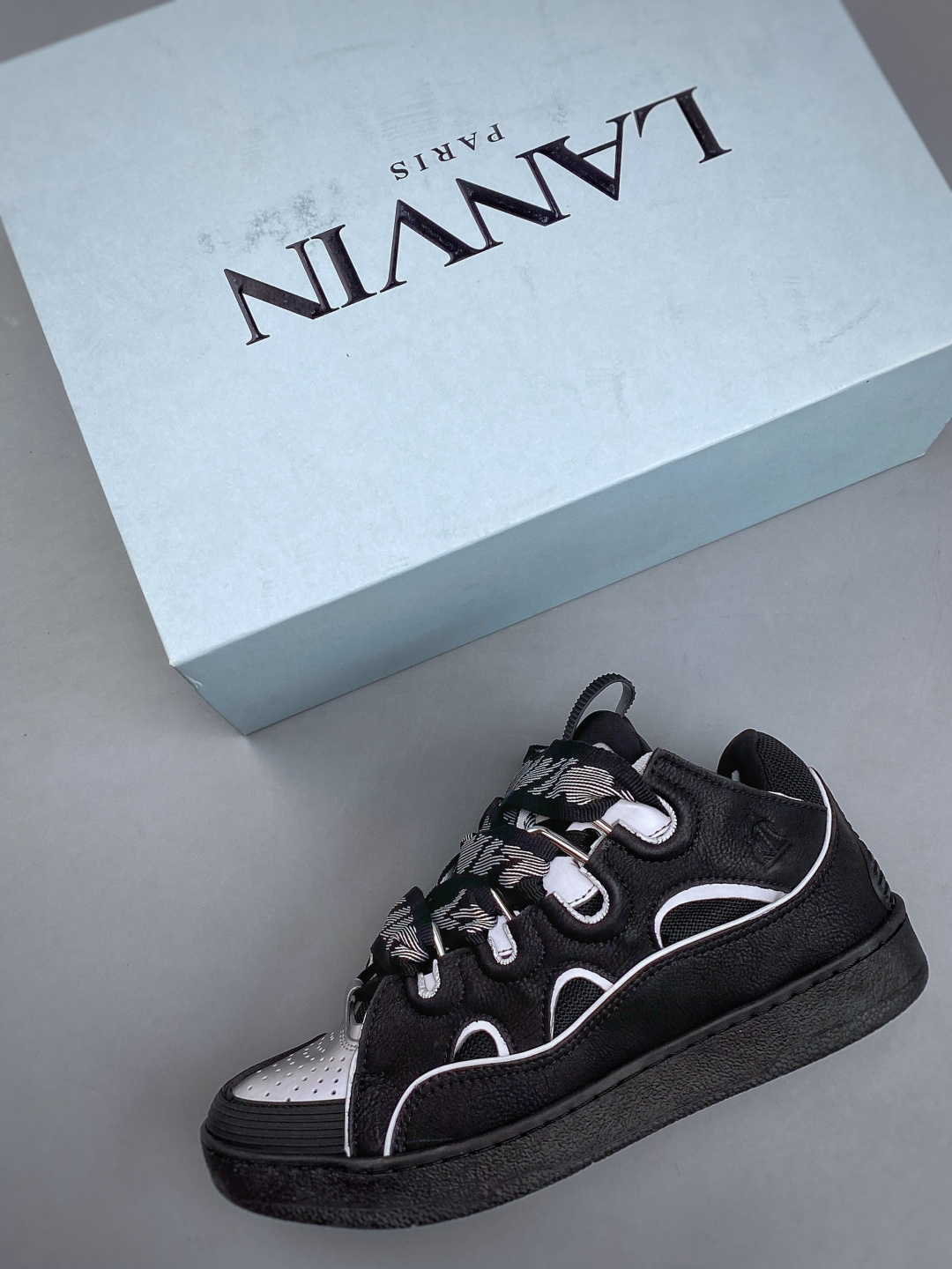 LANVIN CURB 人气单品LANVIN浪凡三代 最新走秀款CURB系列休闲运动鞋，官网一出热度火爆