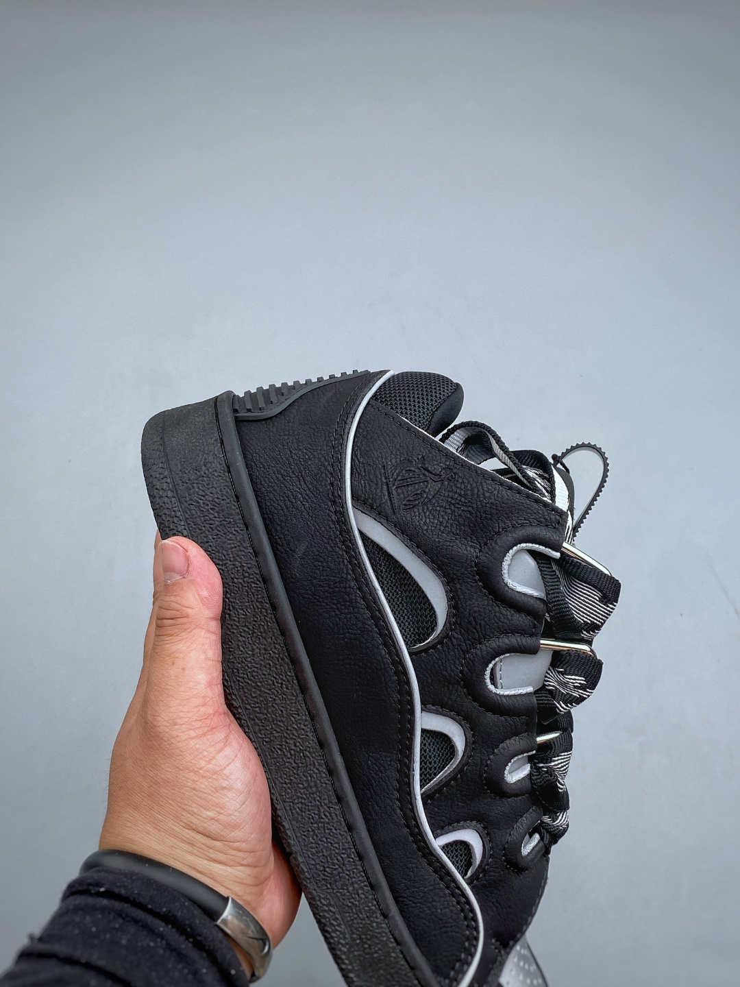 LANVIN CURB 人气单品LANVIN浪凡三代 最新走秀款CURB系列休闲运动鞋，官网一出热度火爆