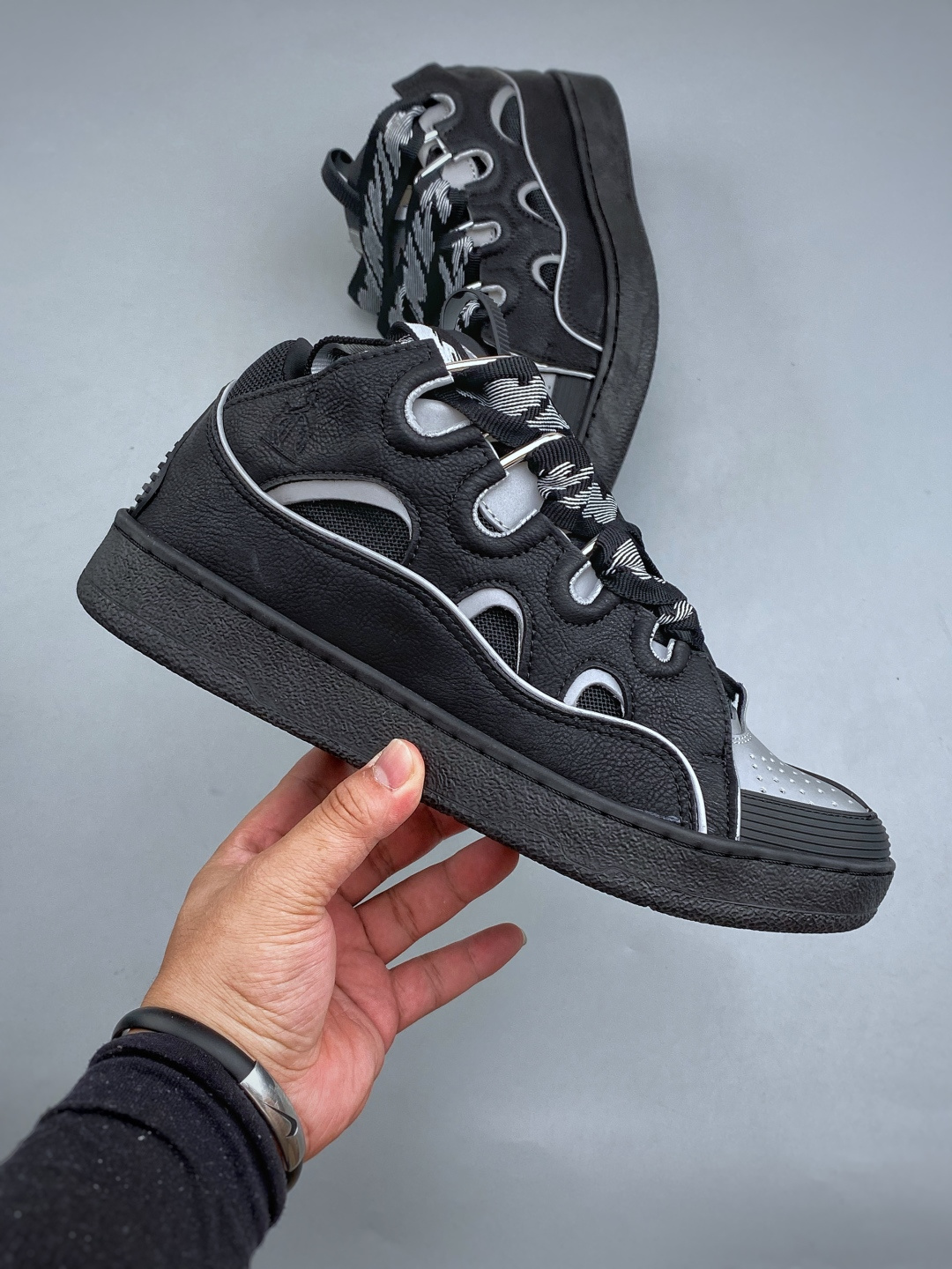 LANVIN CURB 人气单品LANVIN浪凡三代 最新走秀款CURB系列休闲运动鞋，官网一出热度火爆