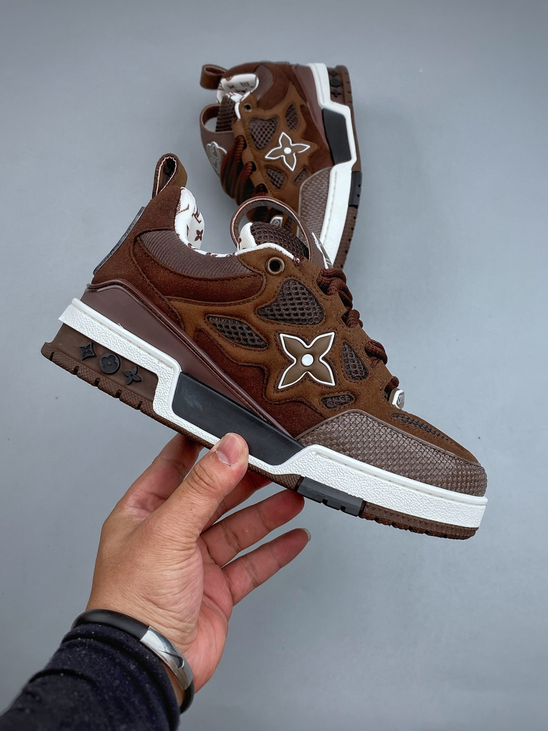 LV-路易-威登trainer 2026走秀最新款原版1：1开发复刻！！上脚非常舒适 做工精细鞋面由意大