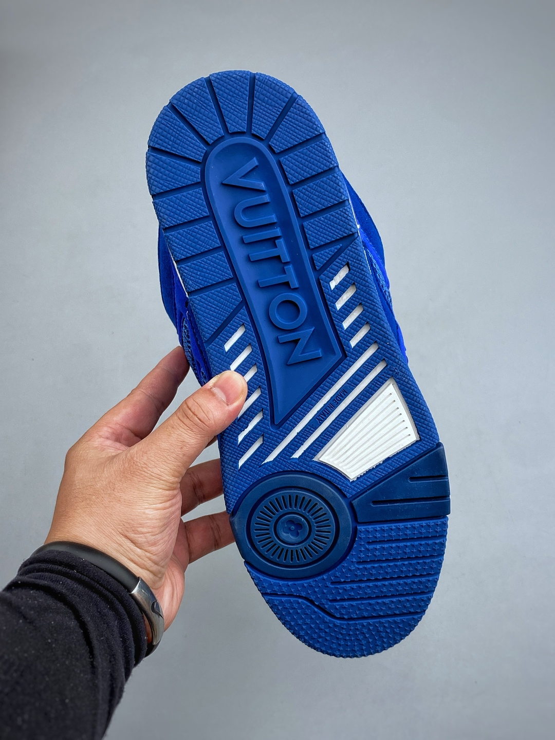 LV-路易-威登trainer 2026走秀最新款原版1：1开发复刻！！上脚非常舒适 做工精细鞋面由意大
