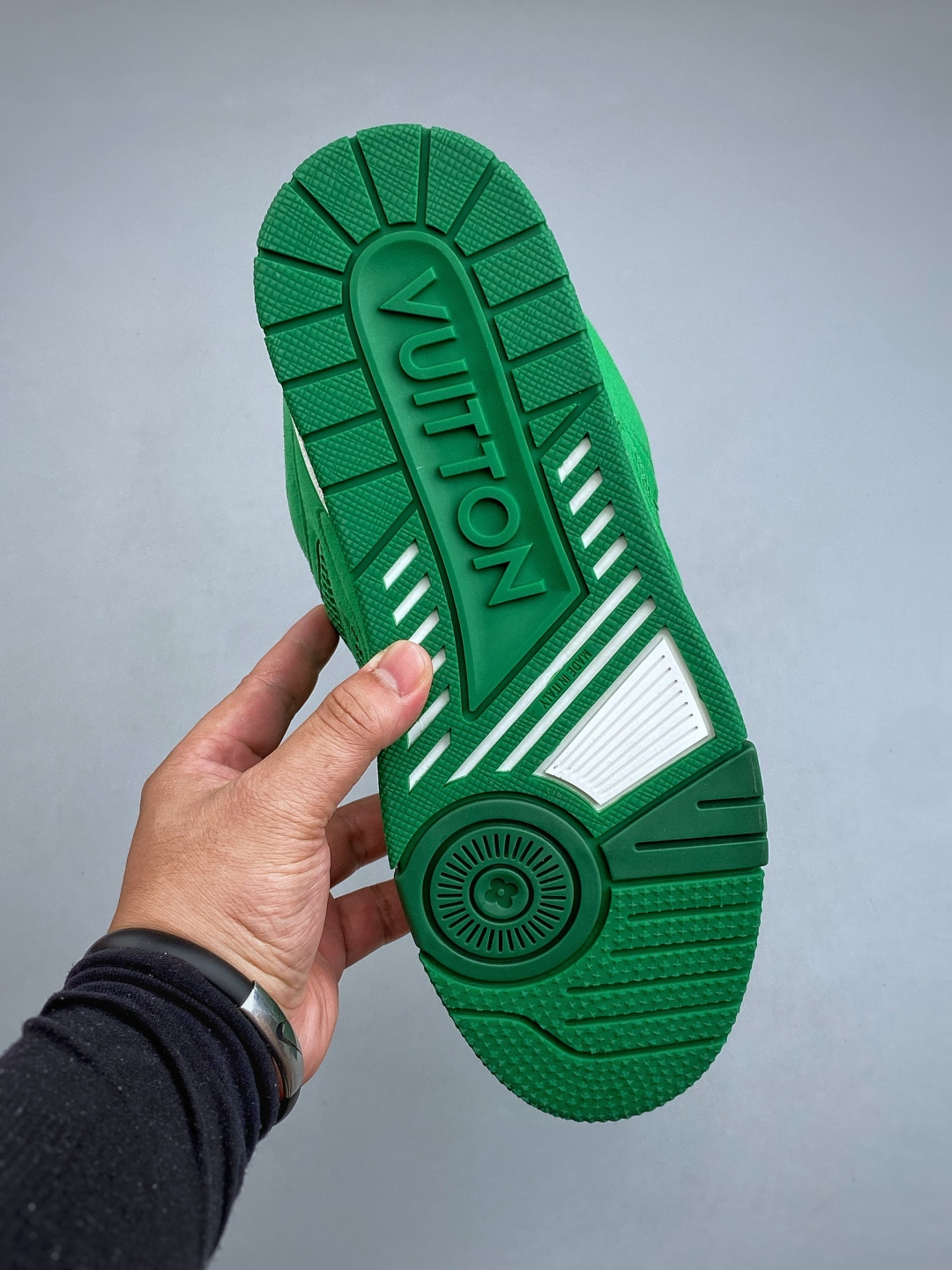 LV-路易-威登trainer 2026走秀最新款原版1：1开发复刻！！上脚非常舒适 做工精细鞋面由意大