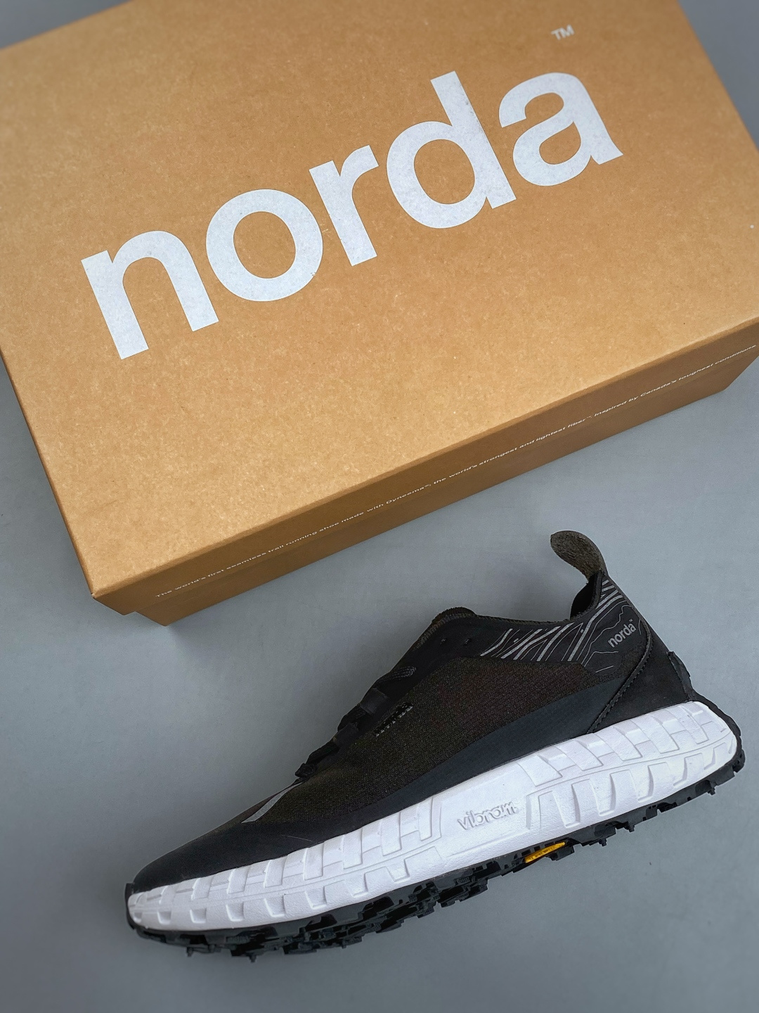 N 杰尼亚 x NORDA 联名系列 生活休闲鞋 舒适鞋面 具有很好的延展性 时尚质感鞋面 系带闭合方式 后跟采用柔软材