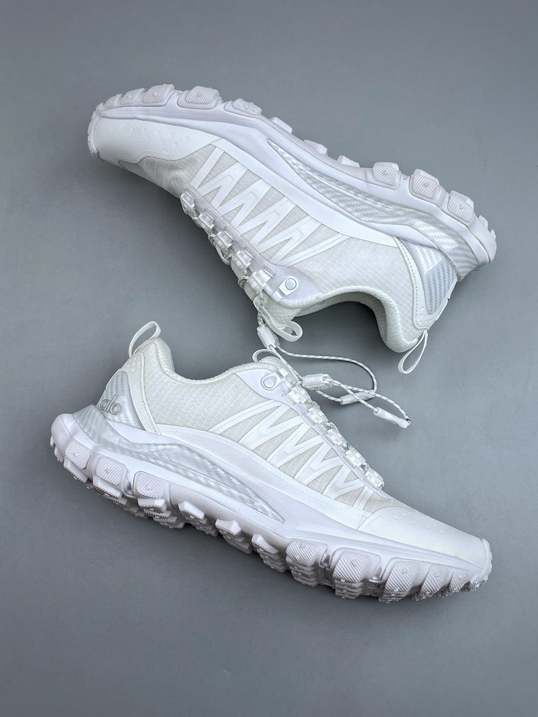 M Alo Yoga Trail 百搭舒适越野跑鞋 White Silver 白色 尺码：36-46（半）