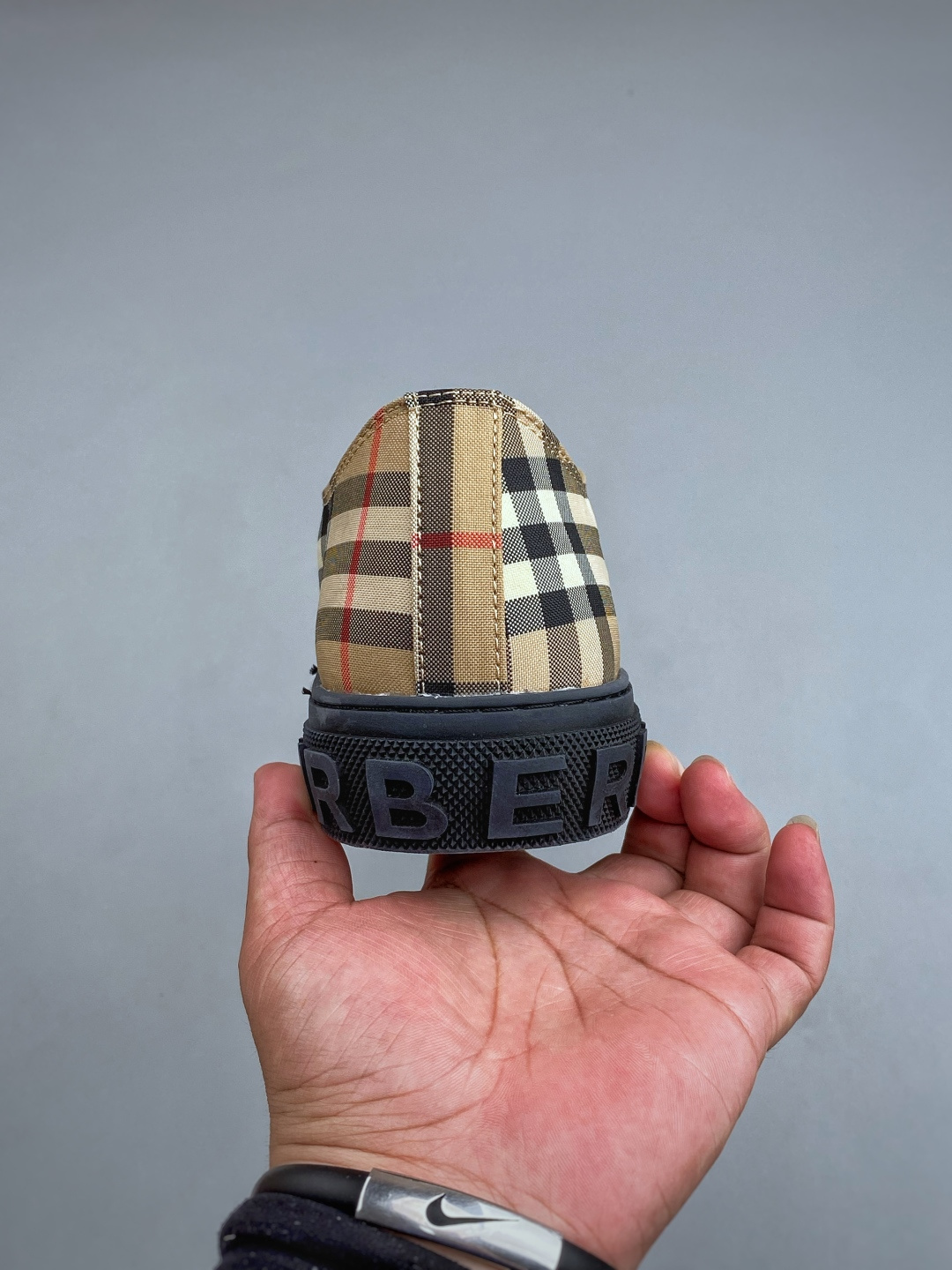 N 巴宝莉新款板鞋 Burberry Vintage 经典时尚 百搭 休闲运动鞋 市场独家高端无胶工艺 全新亮相 可对比 N 巴宝莉新款板鞋 Burberry Vintage 经典时尚 百搭 休闲运动鞋 市场独家高端无胶工艺 全新亮相 可对比