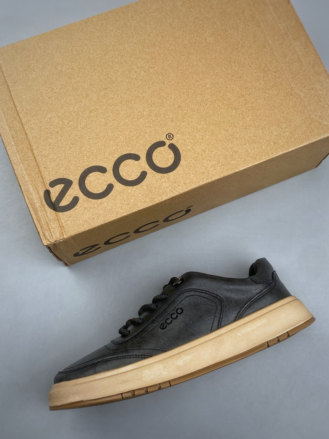 N X/ECCO爱步 小红书爆款 新款百搭休闲款 Ecco/爱步休闲鞋 尺码：39-44
