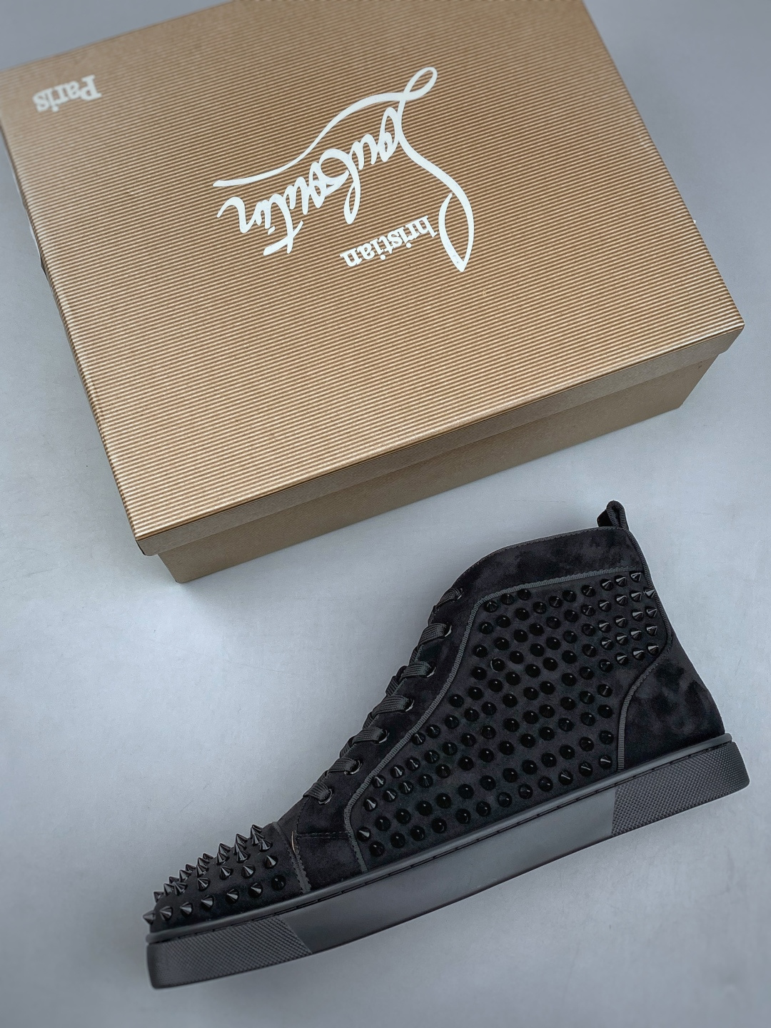 N 法国品牌Christian Louboutin CL(路铂廷) 红底鞋 男鞋低帮红底鞋水钻系带运动休闲板鞋 高品质做 N 法国品牌Christian Louboutin CL(路铂廷) 红底鞋 男鞋低帮红底鞋水钻系带运动休闲板鞋 高品质做