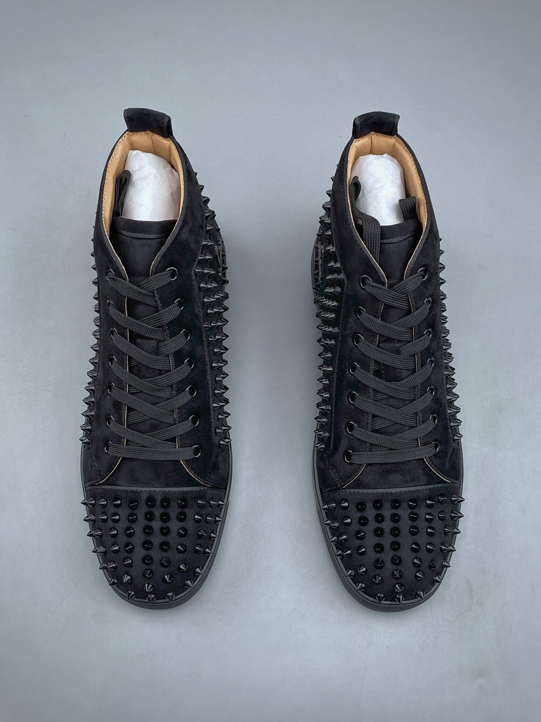 N 法国品牌Christian Louboutin CL(路铂廷) 红底鞋 男鞋低帮红底鞋水钻系带运动休闲板鞋 高品质做 N 法国品牌Christian Louboutin CL(路铂廷) 红底鞋 男鞋低帮红底鞋水钻系带运动休闲板鞋 高品质做