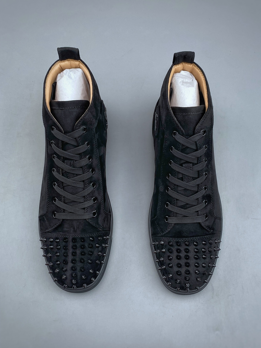N 法国品牌Christian Louboutin CL(路铂廷) 红底鞋 男鞋低帮红底鞋水钻系带运动休闲板鞋 高品质做 N 法国品牌Christian Louboutin CL(路铂廷) 红底鞋 男鞋低帮红底鞋水钻系带运动休闲板鞋 高品质做