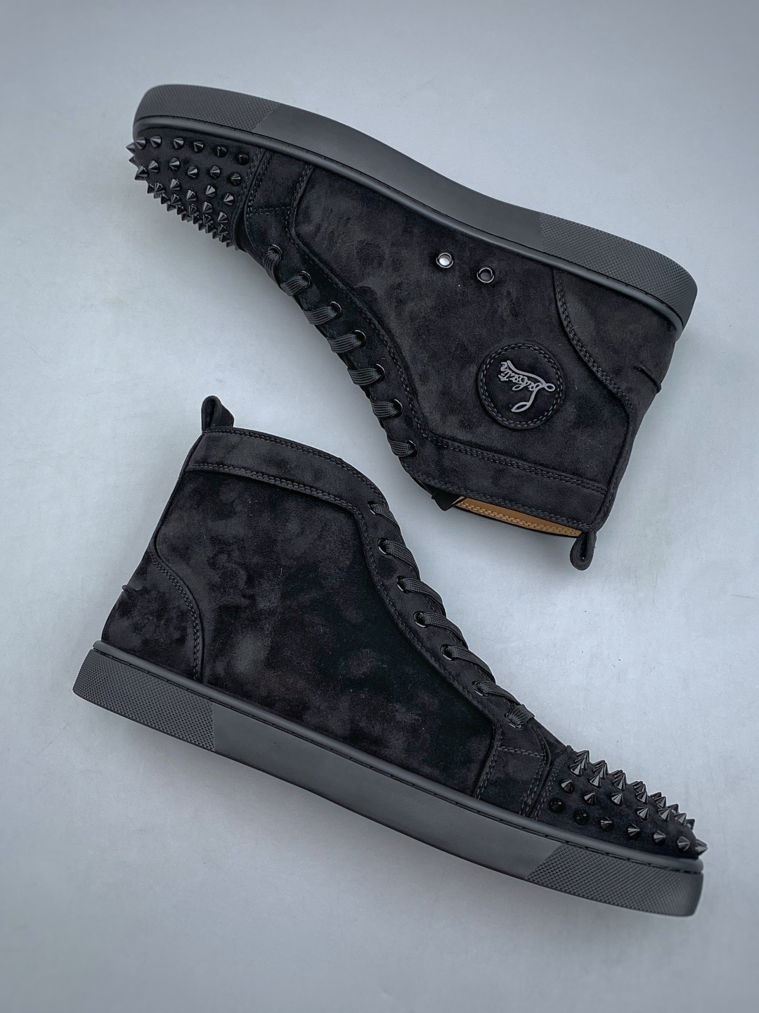 N 法国品牌Christian Louboutin CL(路铂廷) 红底鞋 男鞋低帮红底鞋水钻系带运动休闲板鞋 高品质做 N 法国品牌Christian Louboutin CL(路铂廷) 红底鞋 男鞋低帮红底鞋水钻系带运动休闲板鞋 高品质做