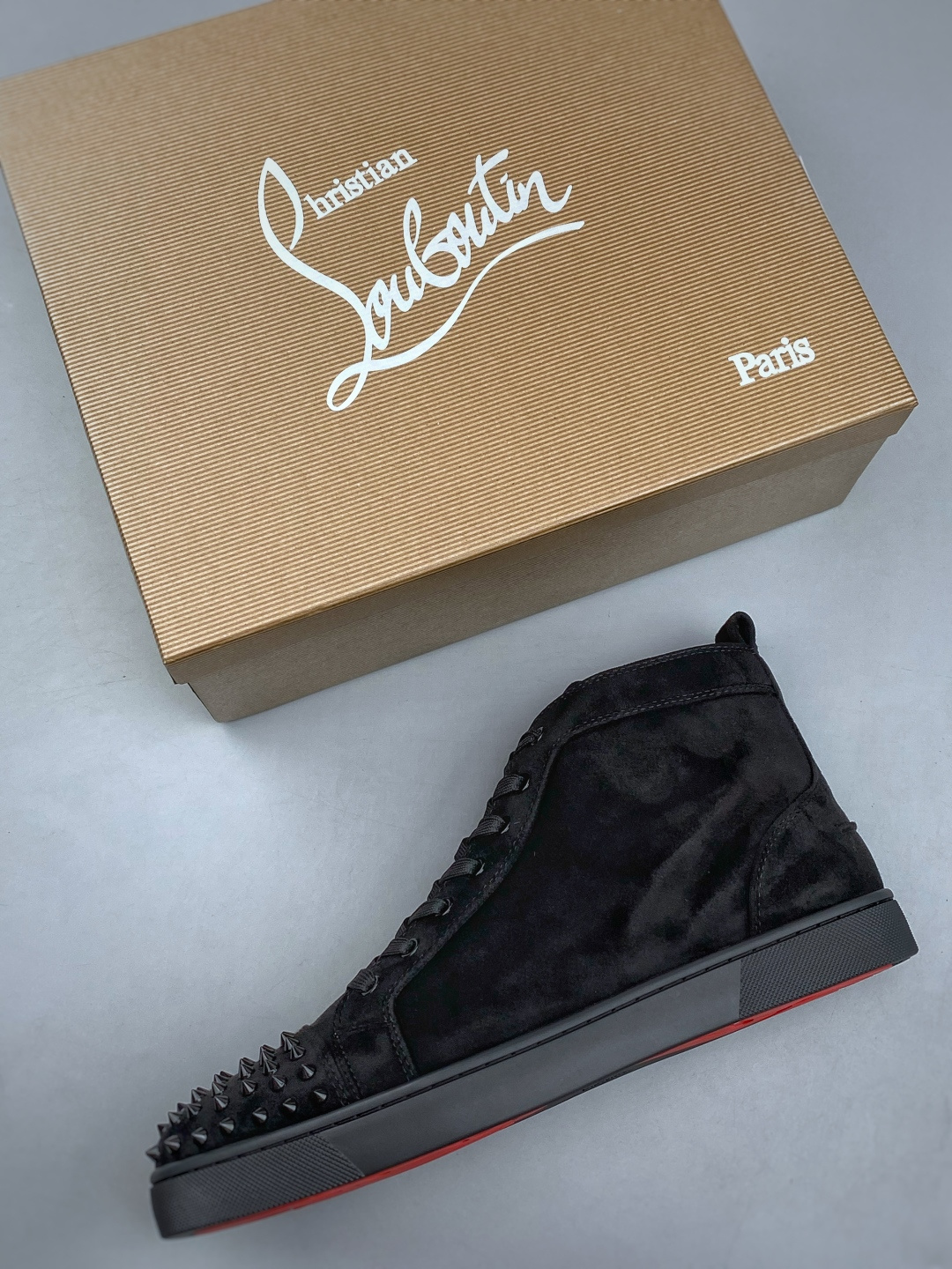 N 法国品牌Christian Louboutin CL(路铂廷) 红底鞋 男鞋低帮红底鞋水钻系带运动休闲板鞋 高品质做 N 法国品牌Christian Louboutin CL(路铂廷) 红底鞋 男鞋低帮红底鞋水钻系带运动休闲板鞋 高品质做