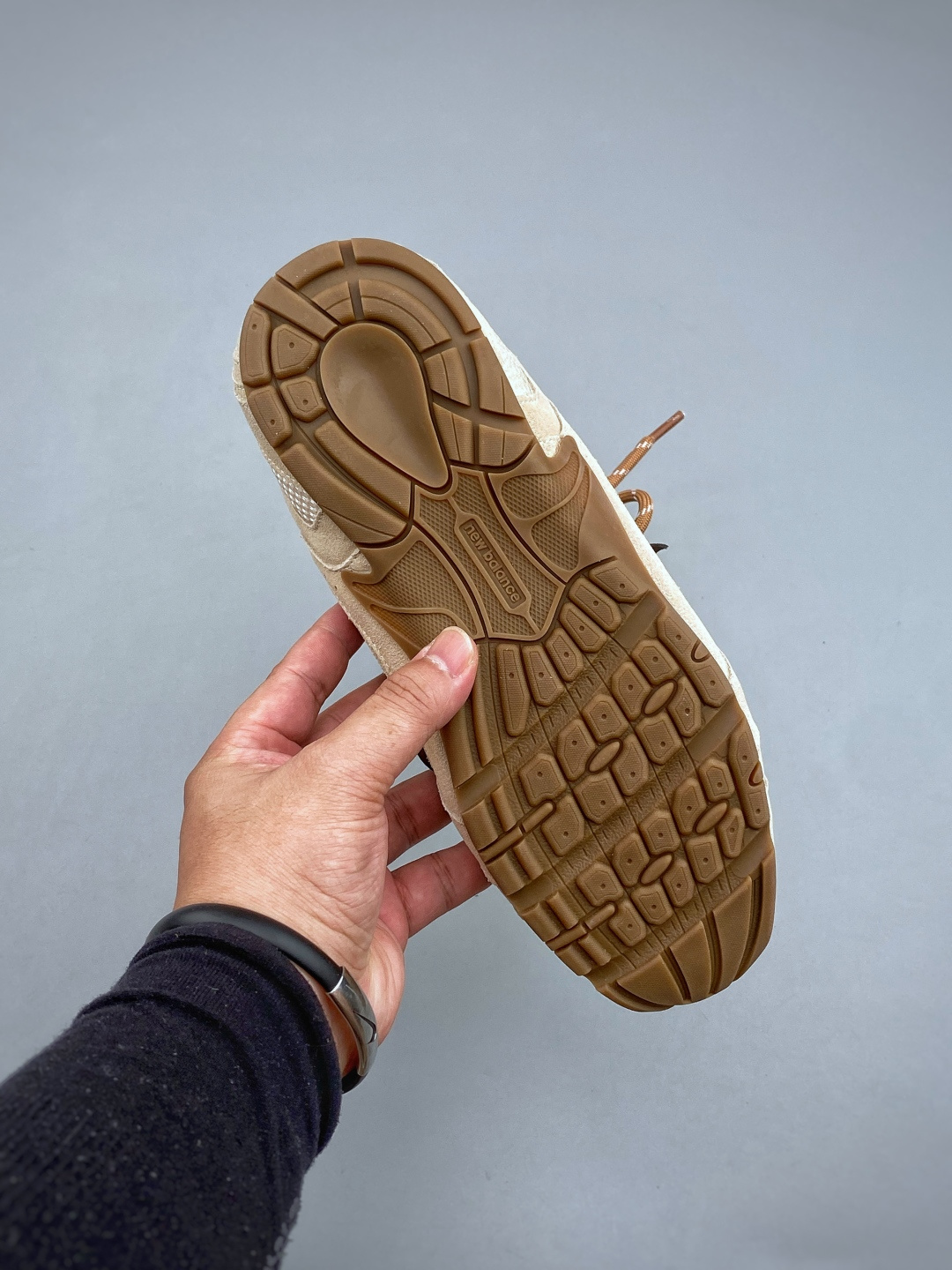 P 顶级礼盒版本 Miu Miu缪缪 x New Balance NB530 银色联名复古运动休闲阿甘德训鞋 原版开发从 P 顶级礼盒版本 Miu Miu缪缪 x New Balance NB530 银色联名复古运动休闲阿甘德训鞋 原版开发从