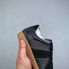 S Maison Margiela Calfskin Replica MM6 马吉拉复古低帮时尚德训鞋 私人订单打造 高 S Maison Margiela Calfskin Replica MM6 马吉拉复古低帮时尚德训鞋 私人订单打造 高