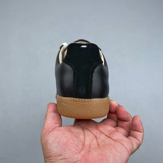 S Maison Margiela Calfskin Replica MM6 马吉拉复古低帮时尚德训鞋 私人订单打造 高 S Maison Margiela Calfskin Replica MM6 马吉拉复古低帮时尚德训鞋 私人订单打造 高