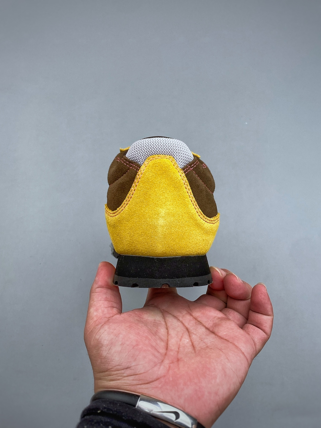P国潮当红设计师品牌Ummcor 户外复古登山鞋✨太酷了 颜值和实力同时在线 反毛皮面料质感拉满,做工细节看得见 鞋头防 P国潮当红设计师品牌Ummcor 户外复古登山鞋✨太酷了 颜值和实力同时在线 反毛皮面料质感拉满,做工细节看得见 鞋头防