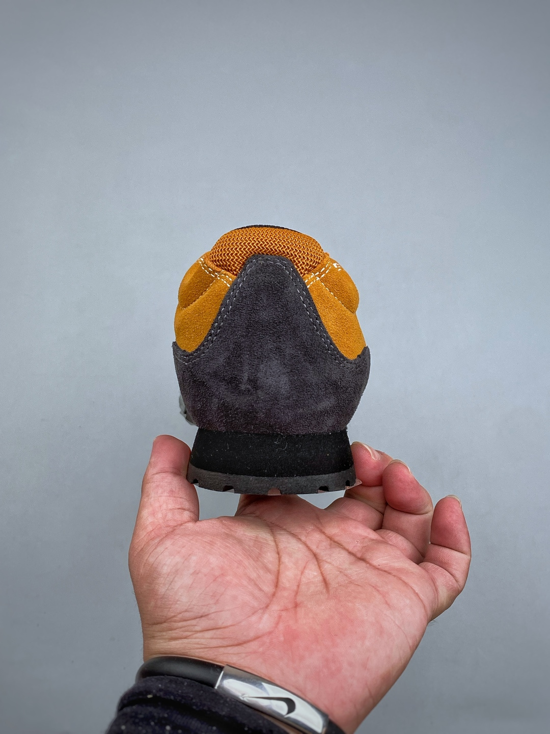 P国潮当红设计师品牌Ummcor 户外复古登山鞋✨太酷了 颜值和实力同时在线 反毛皮面料质感拉满,做工细节看得见 鞋头防 P国潮当红设计师品牌Ummcor 户外复古登山鞋✨太酷了 颜值和实力同时在线 反毛皮面料质感拉满,做工细节看得见 鞋头防