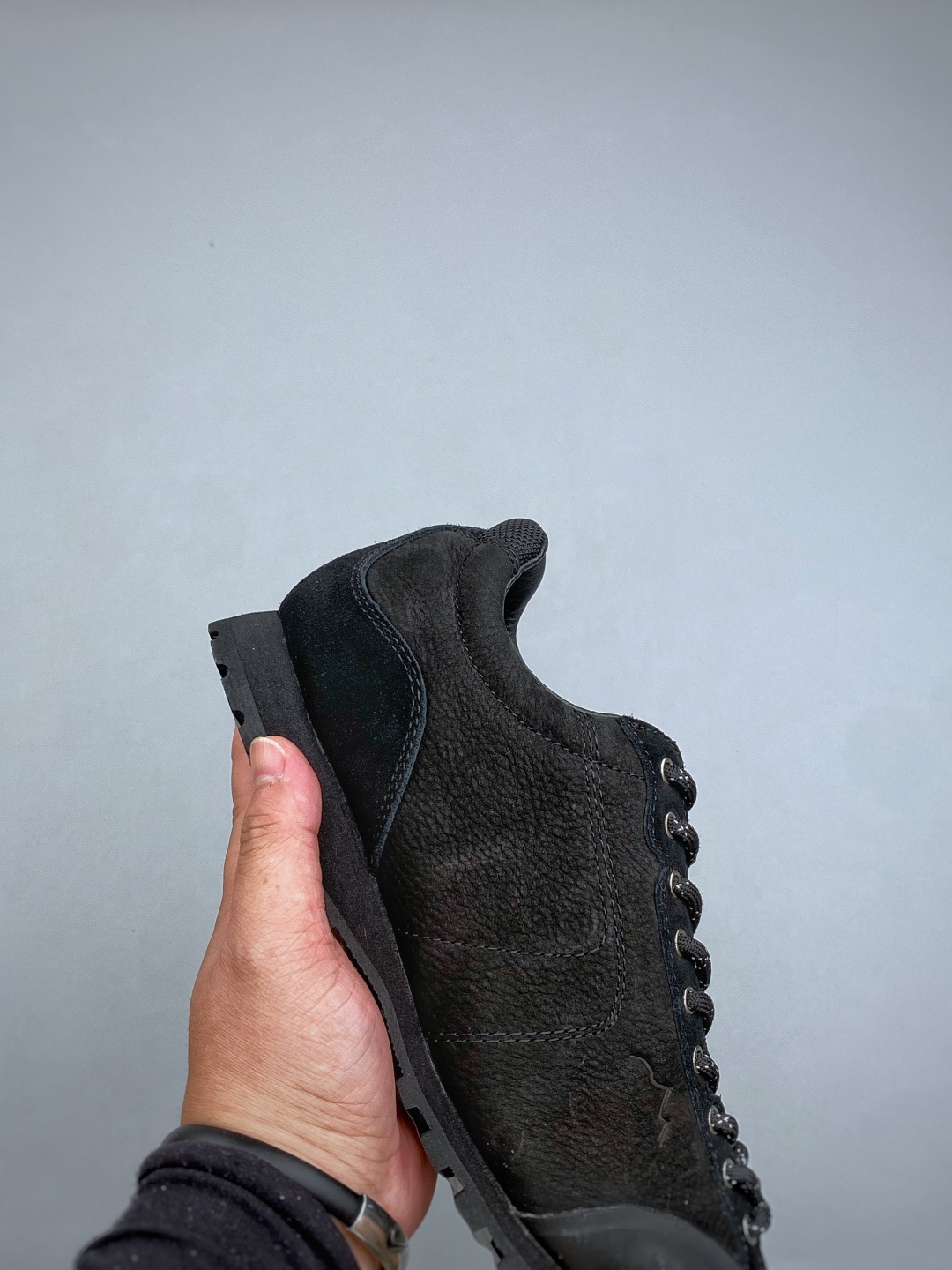 P国潮当红设计师品牌Ummcor 户外复古登山鞋✨太酷了 颜值和实力同时在线 反毛皮面料质感拉满,做工细节看得见 鞋头防 P国潮当红设计师品牌Ummcor 户外复古登山鞋✨太酷了 颜值和实力同时在线 反毛皮面料质感拉满,做工细节看得见 鞋头防