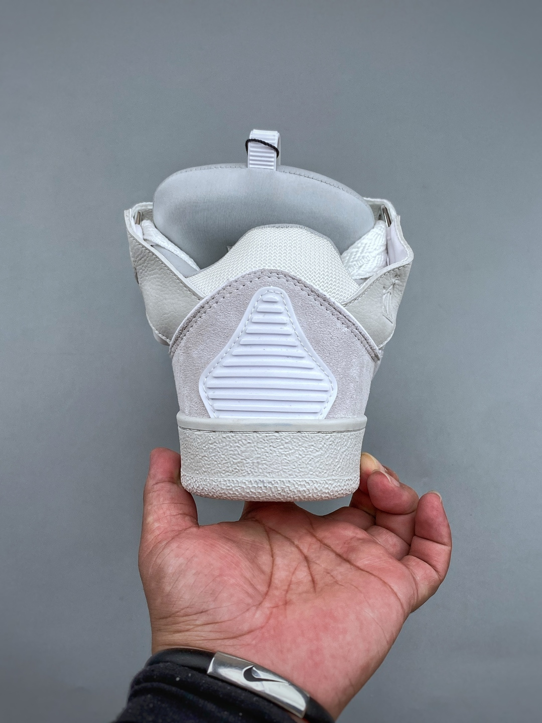LANVIN CURB 人气单品 LANVIN浪凡三代 最新走秀款CURB系列休闲运动鞋,官网一出热度火爆整个全球,各大 LANVIN CURB 人气单品 LANVIN浪凡三代 最新走秀款CURB系列休闲运动鞋,官网一出热度火爆整个全球,各大