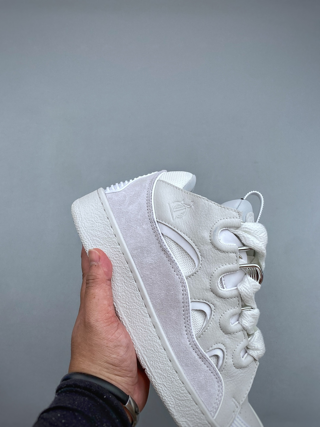 LANVIN CURB 人气单品 LANVIN浪凡三代 最新走秀款CURB系列休闲运动鞋,官网一出热度火爆整个全球,各大 LANVIN CURB 人气单品 LANVIN浪凡三代 最新走秀款CURB系列休闲运动鞋,官网一出热度火爆整个全球,各大