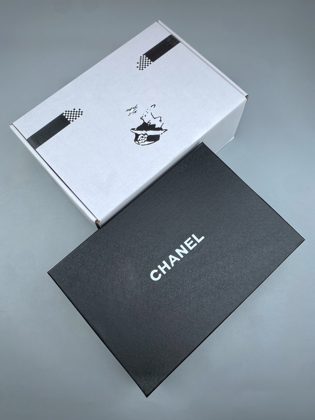 M Chanel 香奈儿连袜芭蕾平底鞋…… 这款袜子芭蕾平底鞋,经典芭蕾鞋设计融合袜子元素,鞋面柔软皮革+针织袜套,舒适 M Chanel 香奈儿连袜芭蕾平底鞋…… 这款袜子芭蕾平底鞋,经典芭蕾鞋设计融合袜子元素,鞋面柔软皮革+针织袜套,舒适