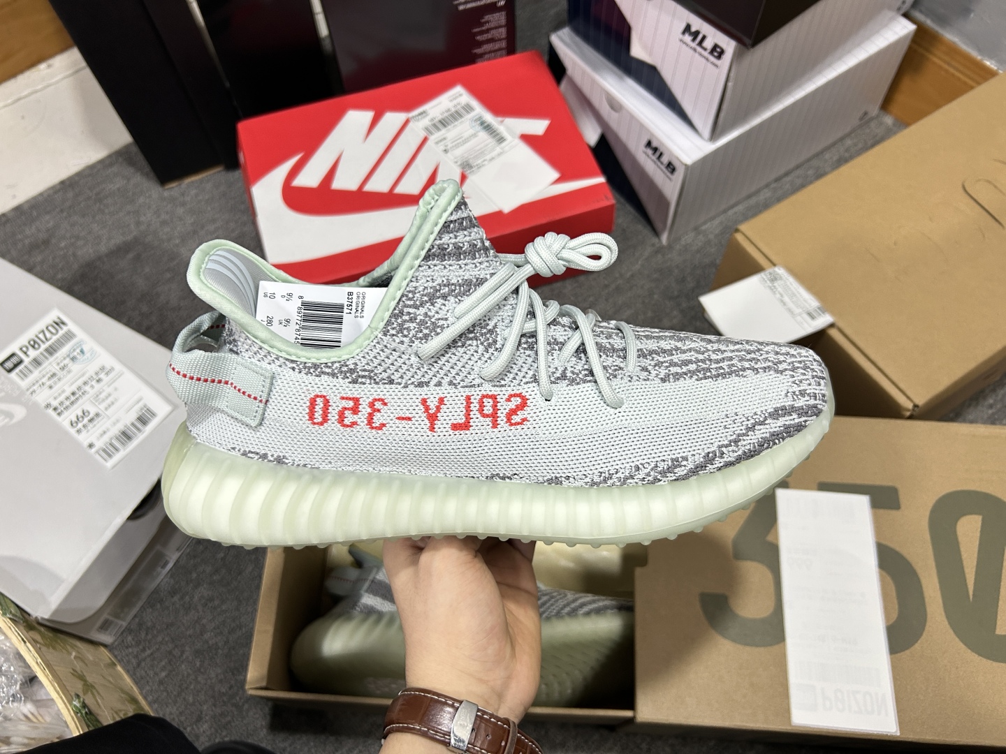 💎高端好物 发货推荐款式🛒
💎团队精选发货热门款式'欢迎对接合作
💎认真精修每一双鞋子'团队主打严格质检'
💎终端独家供图供货'所见即所得'放心冲刺'
💎多版本供应'可带图询问其他价格'一站式供应'
💎主打中高端品质供应'深梗行业潜心做货