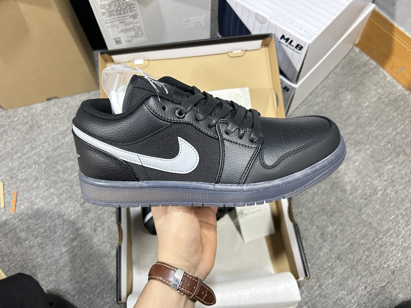 💎高端好物 发货推荐款式🛒
💎团队精选发货热门款式'欢迎对接合作
💎认真精修每一双鞋子'团队主打严格质检'
💎终端独家供图供货'所见即所得'放心冲刺'
💎多版本供应'可带图询问其他价格'一站式供应'
💎主打中高端品质供应'深梗行业潜心做货