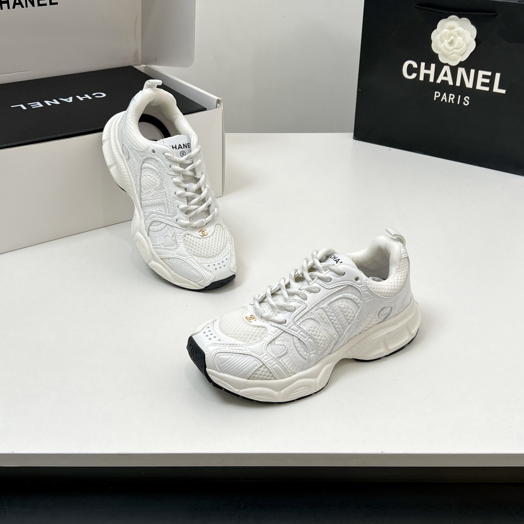 NO:165908,【Latest Model】Top Quality!  Overseas version!  Chanel CHANEL 25sshuo wide-style dad shoes series sneakers. Major bloggers social daily promotions. I’m sure my details are real shots. This new model is so close to my eyes. It looks so beautiful on the feet. It is casual and casual sports style. It is cool and natural. It interprets Chanel’s fashionable feminine temperament. Overall customization makes all sports models on the market at that time become outdated. This series is now available for sale~ The upper is imported cowhide, the original mold opening TPU combination sole Size35-40 (40 and 41 custom made without return and exchange) The delivery counter is exquisitely packaged, casual shoes/sports shoes, chanel, chanel, sneakers, cowhide19860909【最新款】 顶级品质！海外版！香奈儿 CHANEL 25sshuo阔型老爹鞋系列运动鞋 各大博主社交日推款 认准我家细节实拍 这季新款简直闭眼入,上脚狂好看,率性的休闲运动风,飒爽又自然,演绎香奈儿的时髦女性气质 整体定制令当时市面上的所有运动款变得过时,本系列现已登陆发售～ 鞋面原版进口牛皮 大底原版开模TPU组合大底 Size35-40（40、41定做不退换) 配送专柜精美包装,休闲鞋/运动鞋,chanel,chanel,sneakers,cowhide,Women's Shoes