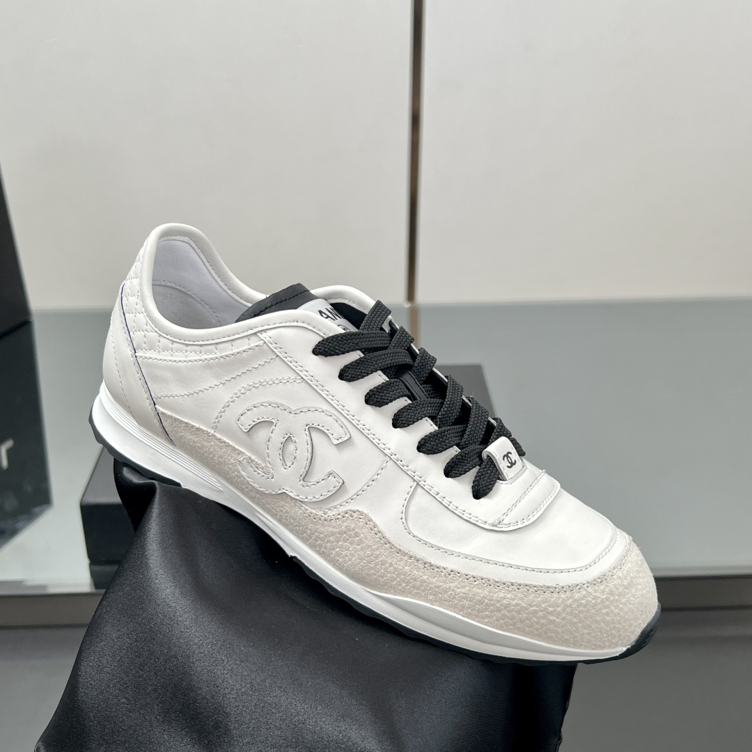 NO:233424,[Mainly recommended model] Correct version, top quality!  CHANEL 25p spring and summer new sports shoes are available on the official website. The counter is out of stock. Major bloggers are socially recommended. This season's new style is simply closed. The feet are so beautiful, lively and beautiful. The casual casual sports style is cool and natural. It interprets Chanel's fashionable femininity. The overall customization makes all sports models on the market at that time become outdated. This series is now available for sale!  Real photos of my home details (original purchase and development, 1:1 correct version for making goods,) Pay attention to distinguishing the market ordinary version (the style and material can be seen in the comparison details) Upper Original custom imported lychee pattern calfskin custom calfskin Inner Original one-to-one professional custom lambskin Outsole Original custom mold opening TPU combination sole Original full set of mold opening (not universal for market) Women's size 35-39 (40 custom made) Delivery counter exquisite packaging, casual shoes/sports shoes, chanel, chanel, sneakers, cowhide, sheepskin19860909【主推款】 正确版本,顶级品质！CHANEL 25p春夏新款运动鞋 官网同步上 专柜断货王 各大博主社交日推款,这季新款简直闭眼入,上脚秀气灵动狂好看,率性的休闲运动风,飒爽又自然,演绎香奈儿的时髦女性气质,整体定制令当时市面上的所有运动款变得过时,本系列现已登陆发售！ 认准我家细节实拍（原版购入开发、1:1 做货的正确版、）注意区分市场普通版（版型和材质可以看对比细节） 鞋面 原版定制进口荔枝纹小牛皮定制小牛皮 内里 原版一比一专业定制小羊皮 大底 原版定制开模TPU组合大底 原版全套开模 (非市场通用) 女码35-39(40定做) 配送专柜精美包装,休闲鞋/运动鞋,chanel,chanel,sneakers,cowhide,sheepskin,Women's Shoes