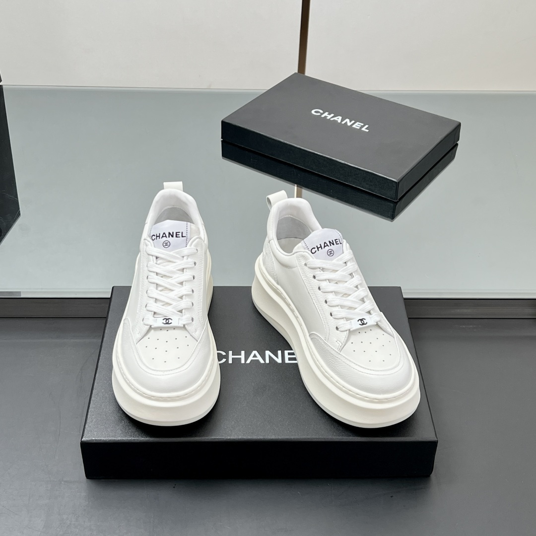 NO:239752,【】Popular imprinted LOGO thick-soled biscuit shoes Chanel Chanel classic panda white shoes casual sports shoes skateboard shoes C home Another super big hit, the love of internet celebrity bloggers and ladies, various praises from social platforms, popular super high texture and breathable super spring and summer, seeing this issue can always evoke the girl's inner demand for fashion Latest suede material Classic black and white color matching Full of fashionable feeling on the feet Easy to take care of Fabric: Original custom cowhide inner sheepskin inner sole original mold-open anti-slip sole Sole about 5CM thick Sole Size: Women's model 35-40 Delivery counter exquisite packaging, casual shoes/sports shoes, chanel, chanel, chanel, chanel, chanel, chanel, sneakers, cowhide, sheepskin, chamois leather19860909【】 爆款 压印LOGO 厚底饼干鞋Chanel香奈儿经典熊猫小白鞋休闲运动鞋 滑板鞋 C家 专柜又一超级大爆款,网红博主小姐姐们的挚爱,社交平台的各种夸赞,人气超高质感透气超级春夏,看到这期总能唤起少女内心对时髦的诉求 最新麂皮材质 经典黑白配色 上脚时髦感十足 容易打理 面料: 原版定制牛皮 内里羊皮内里 鞋底原版开模防滑大底 底厚约5CM Size: 女款35-40 配送专柜精美包装,休闲鞋/运动鞋,chanel,chanel,chanel,sneakers,cowhide,sheepskin,chamois leather,Women's Shoes