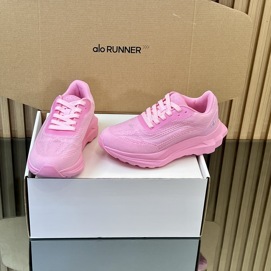 Alo Runner Series: High-Performance Jogging Shoes with Eco-Friendly Design - 图片 5