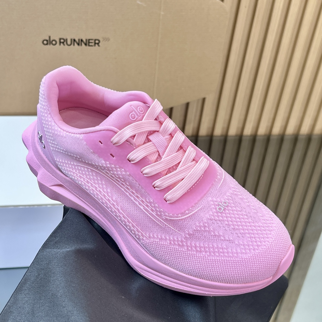 Alo Runner Series: High-Performance Jogging Shoes with Eco-Friendly Design - 图片 1