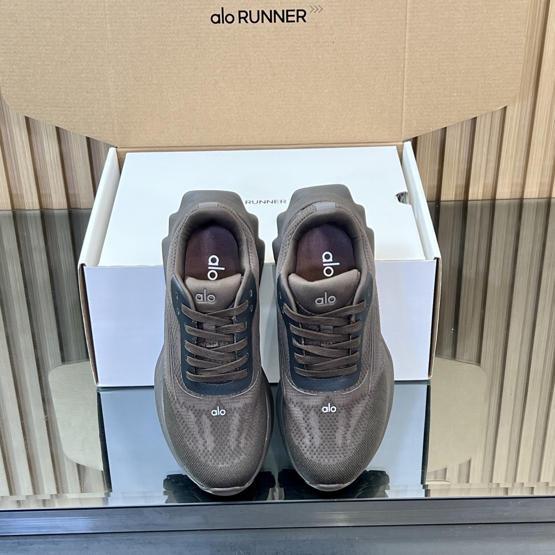 Alo Runner Series: Premium Substitute Sneakers for Leisure and Jogging, $750 - 图片 3