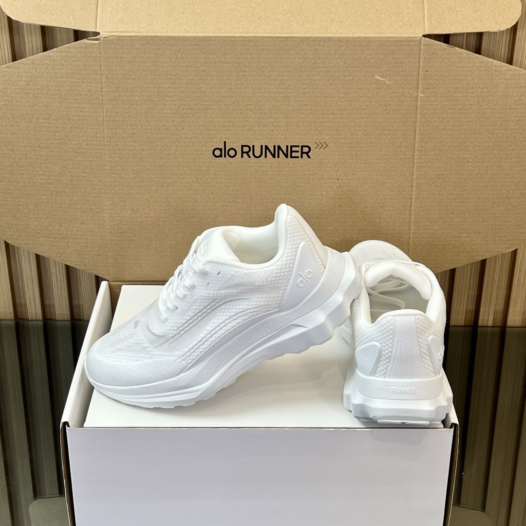 Alo Runner Series: Stylish Jogging Shoes with Enhanced Stability and Comfort - 图片 4