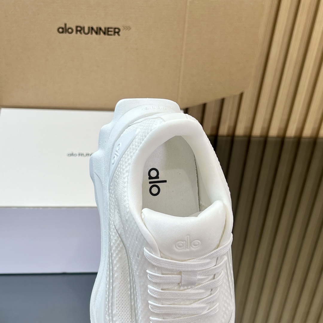 Alo Runner Series: Stylish Jogging Shoes with Enhanced Stability and Comfort - 图片 6