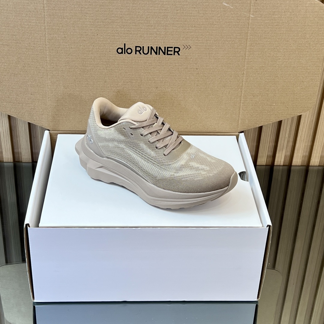 Alo Runner Series: Stylish, Comfortable Jogging Shoes with Eco-Friendly Design - 图片 8