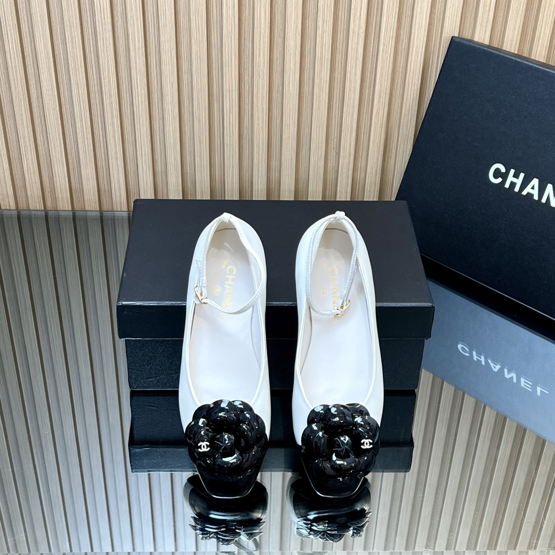 “Chanel 25ss Tea Series: Elegant, Comfortable, and Invincible Custom Leather Shoes for Rich Men” - 图片 1