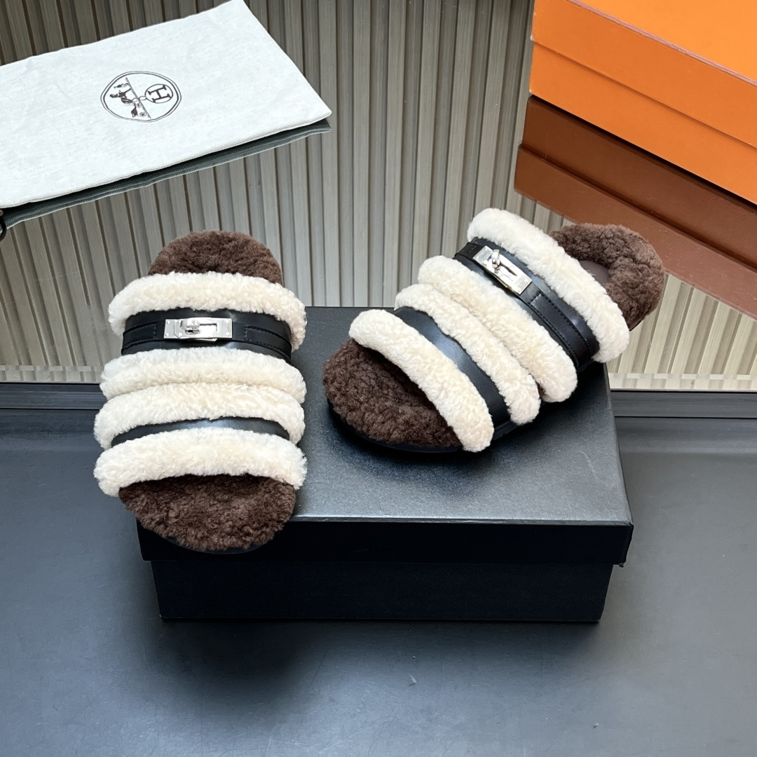 NO:544950,【】High quality!  *Hermes fur integrated roll cake, Erjiu drag. This year, all fabrics are made of A+ fur integrated roll cake. Furry. Cute, with cloud-like feel, barefoot or paired with socks. They are all fashionable. Original material of fabric, inner wool, original sole, size 35-39 (customized for 40.41) No return or replacement, fur shoes and slippers, hermes, slippers, socks19860909【】 高品质！*爱马仕皮毛一体卷糕毛二舅拖 今年面料均选用A+皮毛一体卷糕毛 毛茸茸的 敲可爱的,踩云脚感,光脚或者搭配个袜子穿,都时髦的不行哦 面料原版材质 内里羊毛 鞋底原版鞋底 尺码35-39（40.41定制）不退不换,毛毛鞋拖鞋,hermes,slippers,socks,Women's Shoes