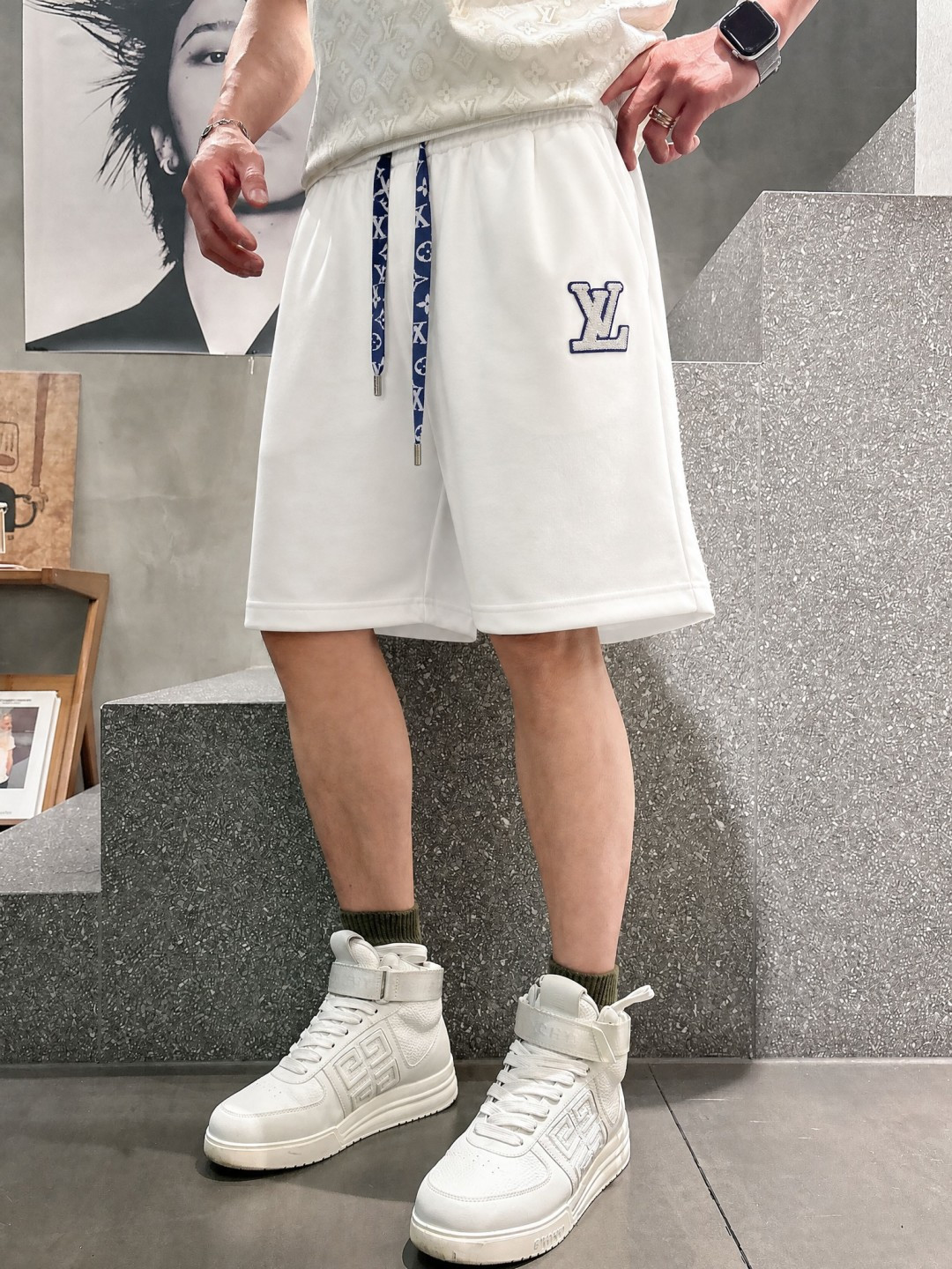 ·  LV 2026春夏新款男士休闲宽松短裤 五分裤 高端货简洁时尚大方定制原版进口面料简洁利落又清爽品质做工细节精美简