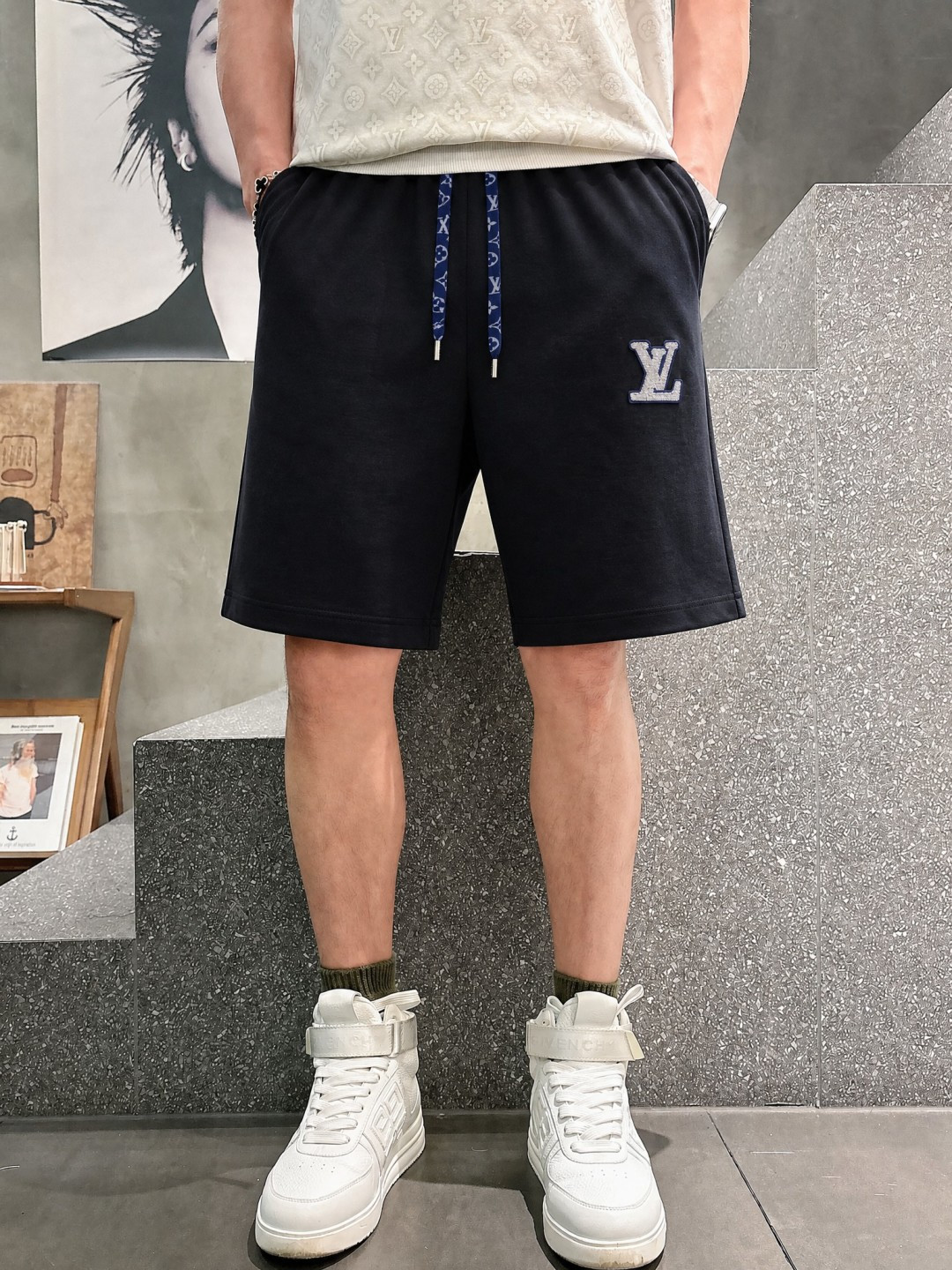 ·  LV 2026春夏新款男士休闲宽松短裤 五分裤 高端货简洁时尚大方定制原版进口面料简洁利落又清爽品质做工细节精美简