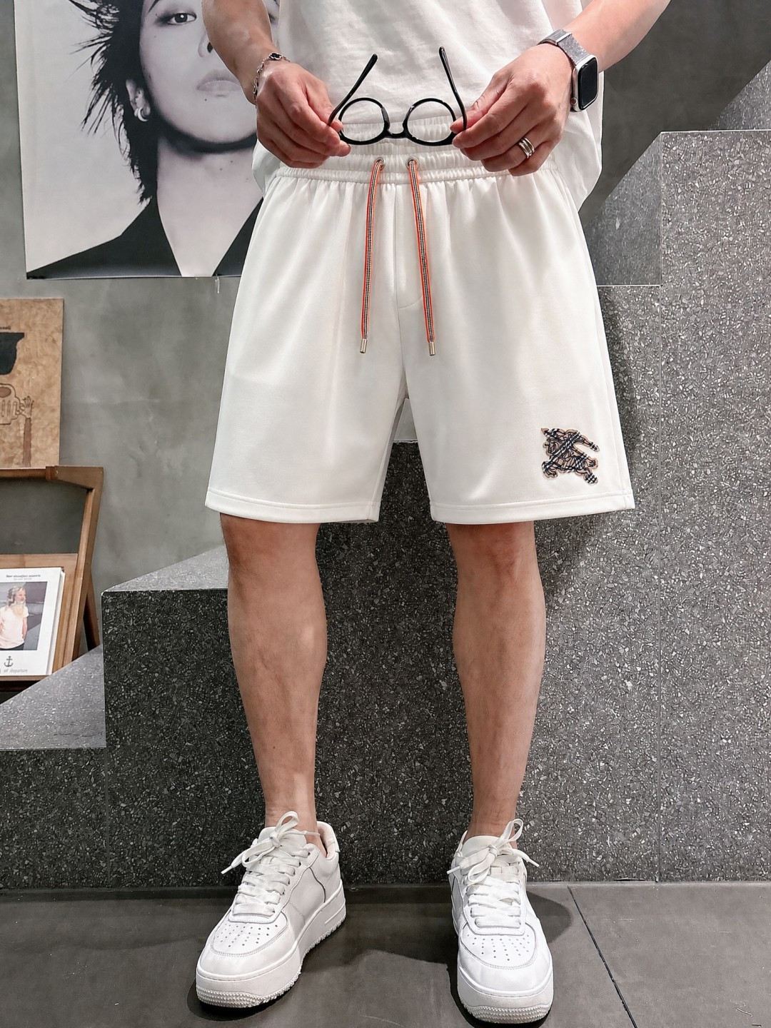 ·  巴宝莉 2026春夏新款男士休闲宽松短裤 五分裤 高端货简洁时尚大方定制原版进口面料简洁利落又清爽品质做工细节精美