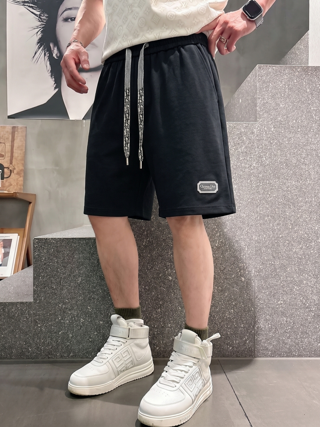 .  迪奥 2026春夏新款男士休闲宽松短裤 五分裤 高端货简洁时尚大方定制原版进口面料简洁利落又清爽品质做工细节精美简