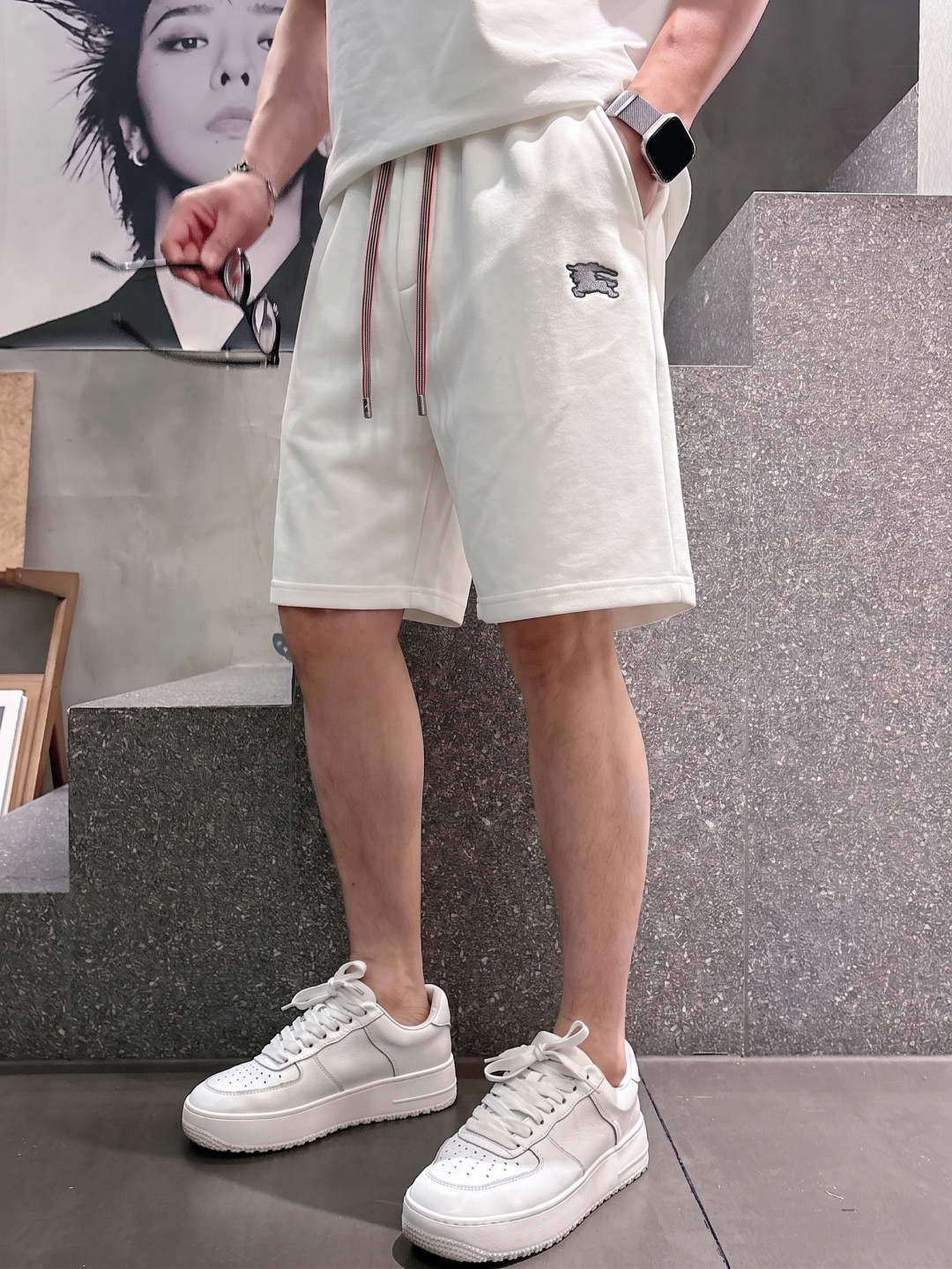 .  巴宝莉 2026春夏新款男士休闲宽松短裤 五分裤 高端货简洁时尚大方定制原版进口面料简洁利落又清爽品质做工细节精美