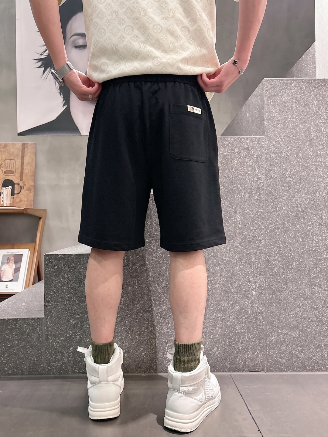 . 古奇 2026春夏新款男士休闲宽松短裤 五分裤 高端货简洁时尚大方定制原版进口面料简洁利落又清爽品质做工细节精美简约