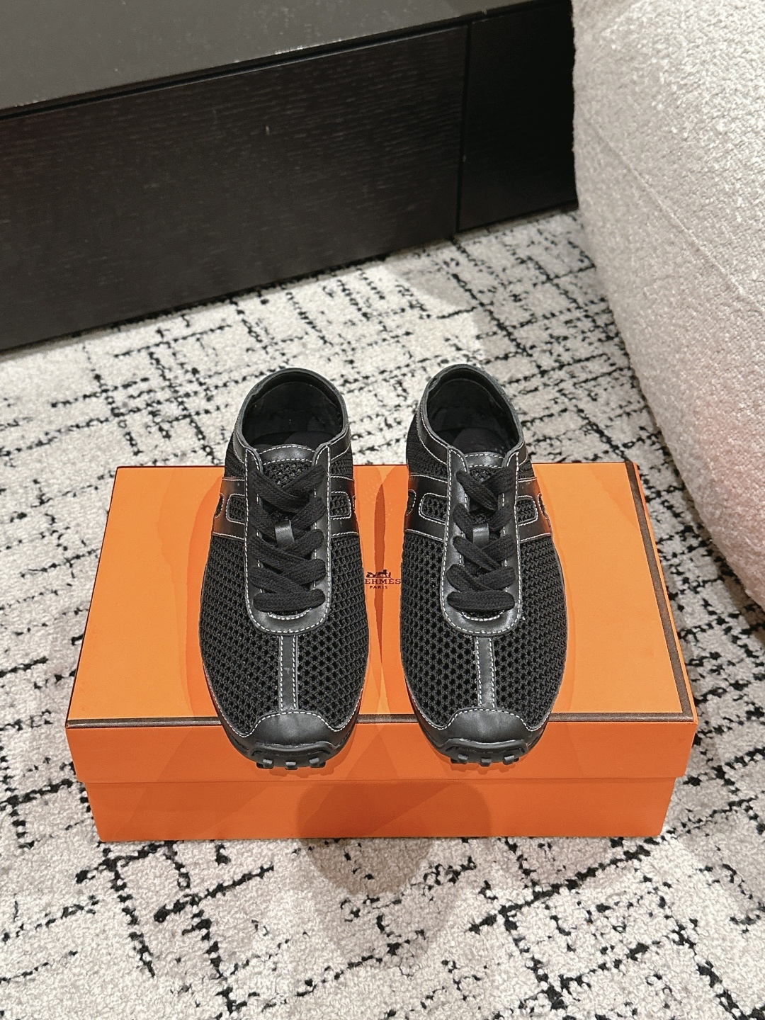 NO:234707,Hermes H Home 25/New mesh Mary Jane Casual shoes The fashionable ugly shoes, the feet are really not ugly, they are fashionable when worn, the feet feel very comfortable and light, classic sports style   mesh color design, ugly and durable. Original custom-made top layer cowhide mesh inner original custom sheepskin, original open mold-on-slip sole Size#35-41 (40.41 custom-made, no return or exchange), Mary Jane, hermes, hermes, mary jane, cowhide, sheepskin19860909Hermes爱马仕H家 25/新款网面 玛丽珍 休闲鞋 丑鞋的时髦 ,上脚真心不丑,穿上就是时髦人儿,脚感非常舒服又轻便,经典运动风格 网面色设计,丑的耐看 面料原版定制头层牛皮网布 内里原版定制羊皮 大底原版开模防滑大底 Size#35-41（40.41订做不退换）,玛丽珍,hermes,hermes,mary jane,cowhide,sheepskin,Women's Shoes